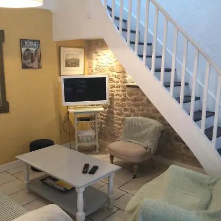 Maison Les Lauriers Roses بيت للعطل *